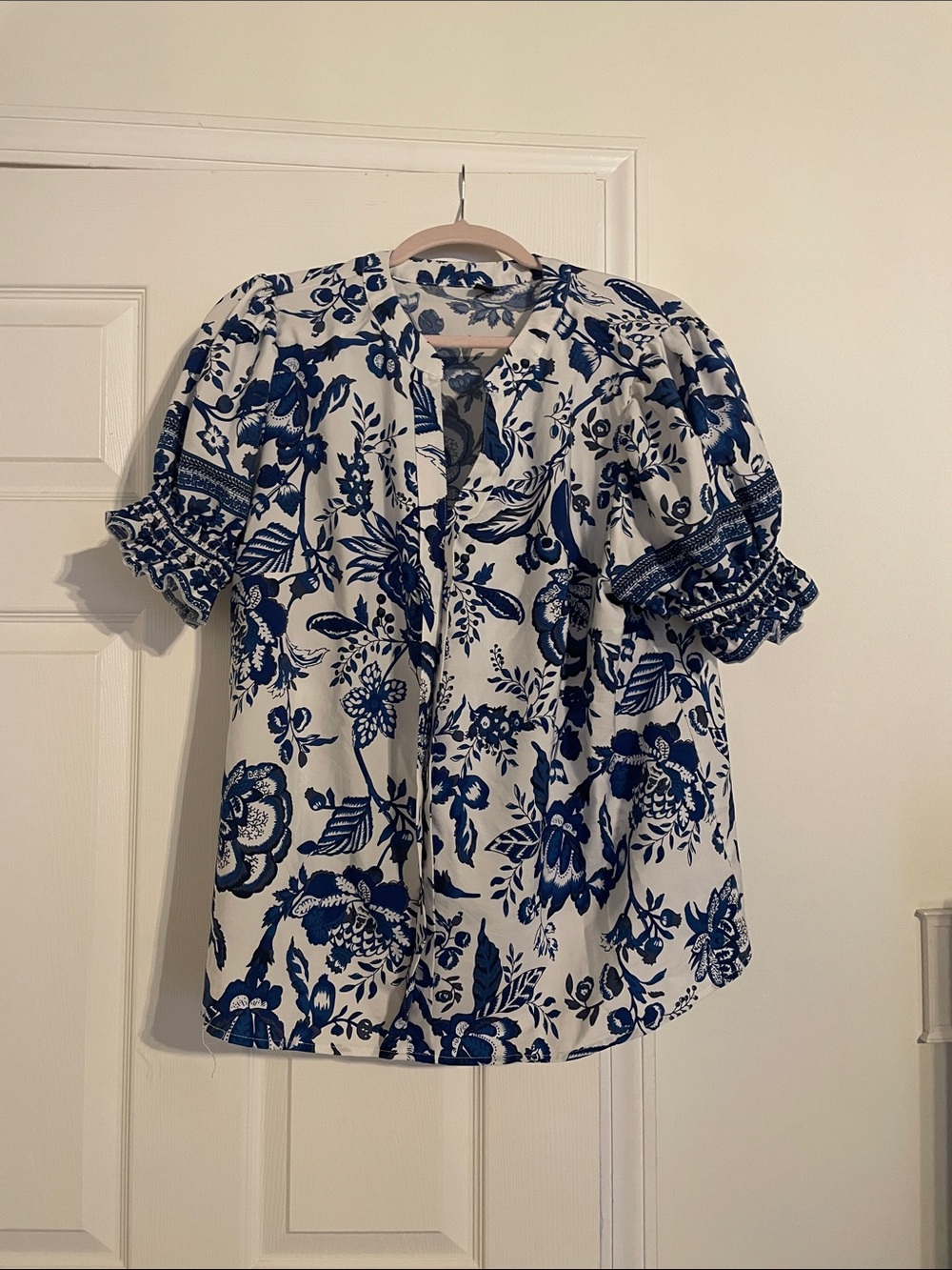 SHEIN White Blouse with Blue Floral Print and Puff Sleeves